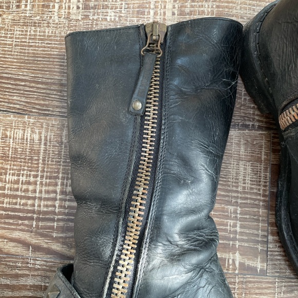 Fluevog. Wool-lined, chunky-soled, vintage Fluevog boots. Mid calf. Size 6. - Picture 7 of 9